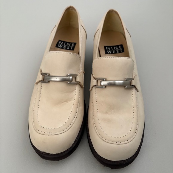 Nine West Cream Leather Loafers Block Heel Silver Accent Business Casual - Picture 1 of 11